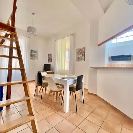 Apartment Rue Jeanne, Cosy, Proche Gare